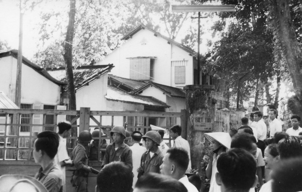 99B This innocent looking building housed a tunnel exit from the Palace. It is located at the Saigon Zoo. 15 November 1963