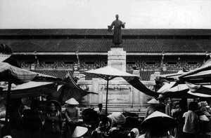 Quách Đàm statue