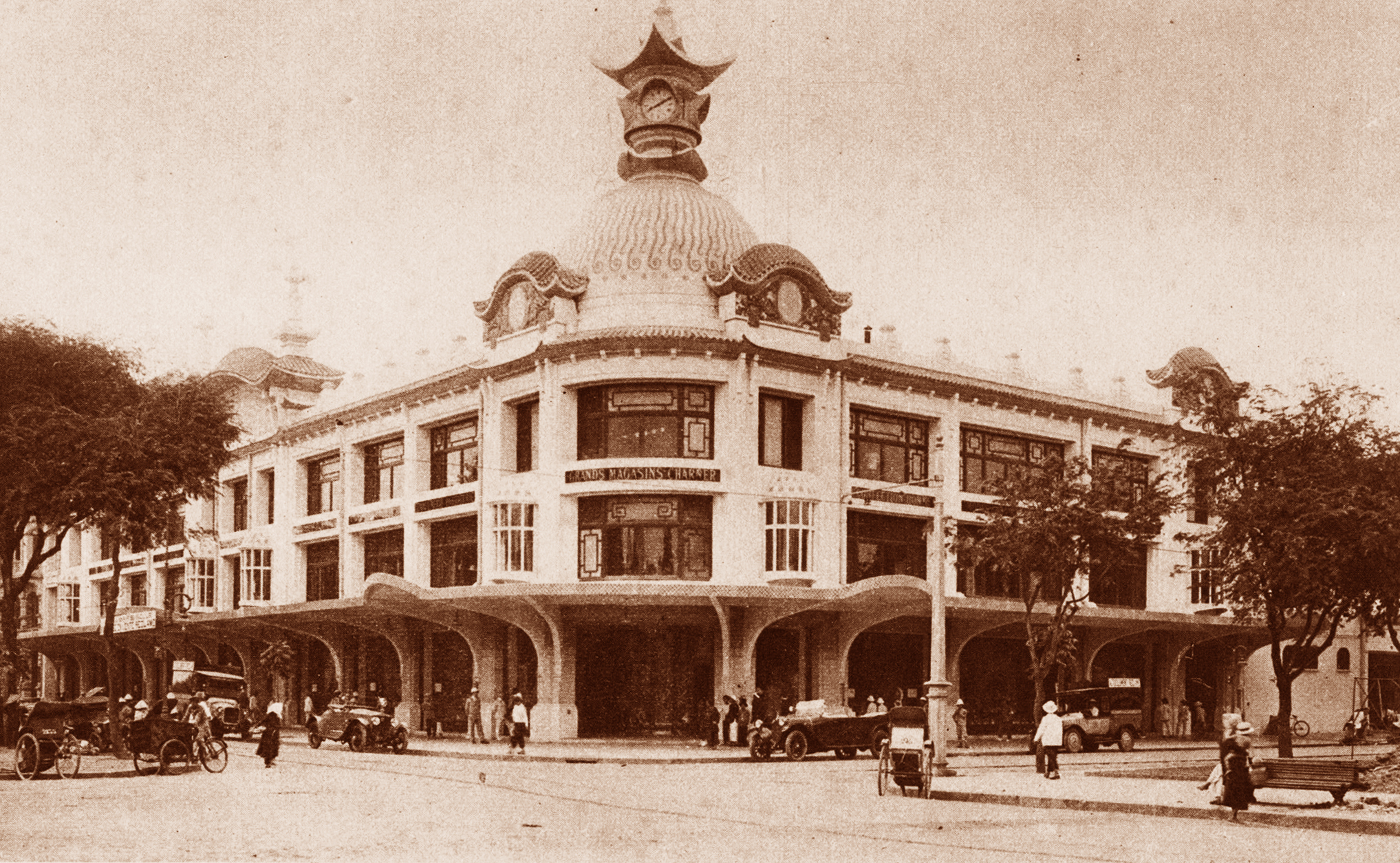 Les Grands Magasins: Discovering Department Stores in Paris